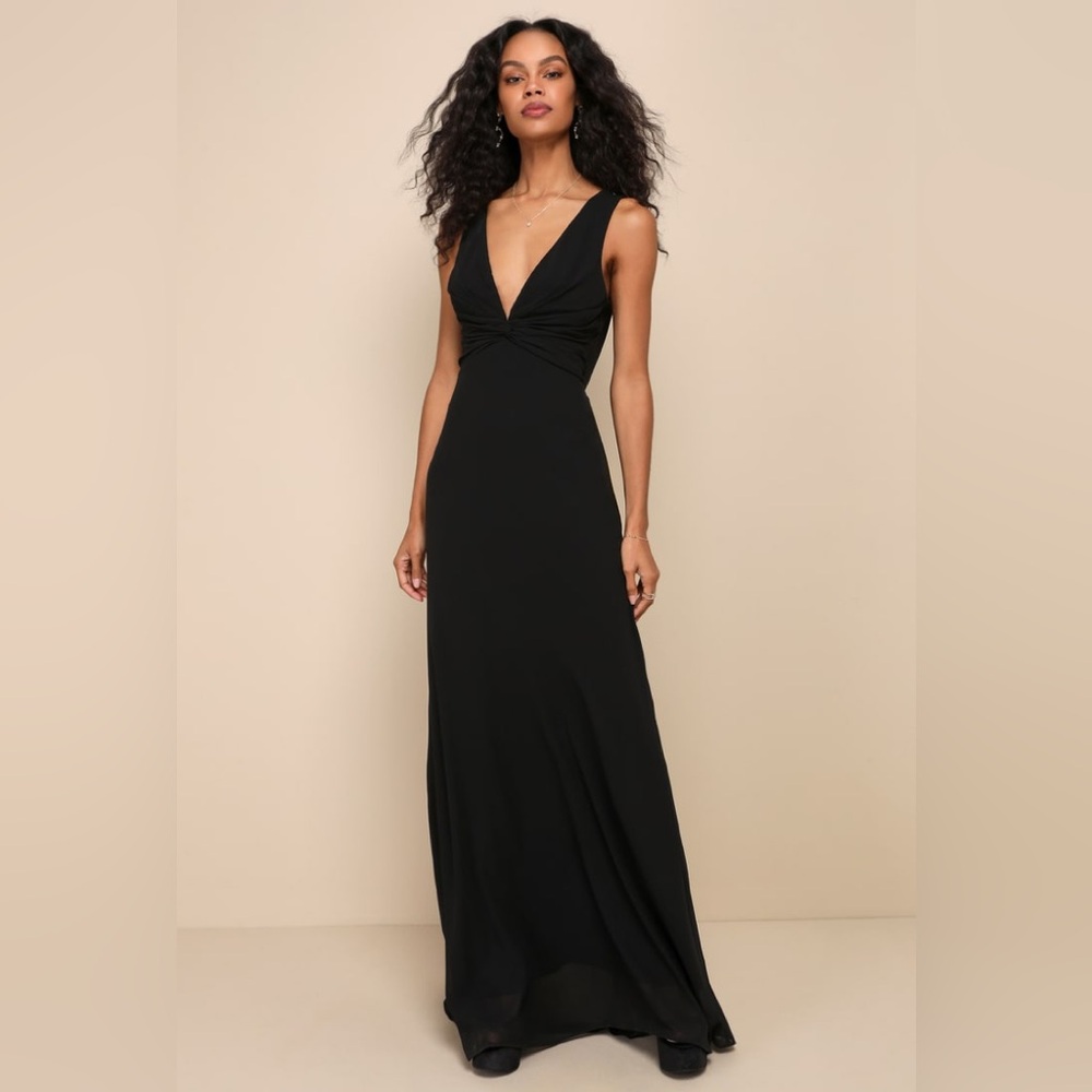 Lulu's Black Maxi Dress with Elegant Silhouette